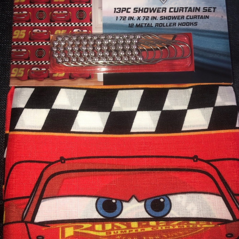 🏁. Disney Pixar Cars Lightning McQueen Shower Curtain Set